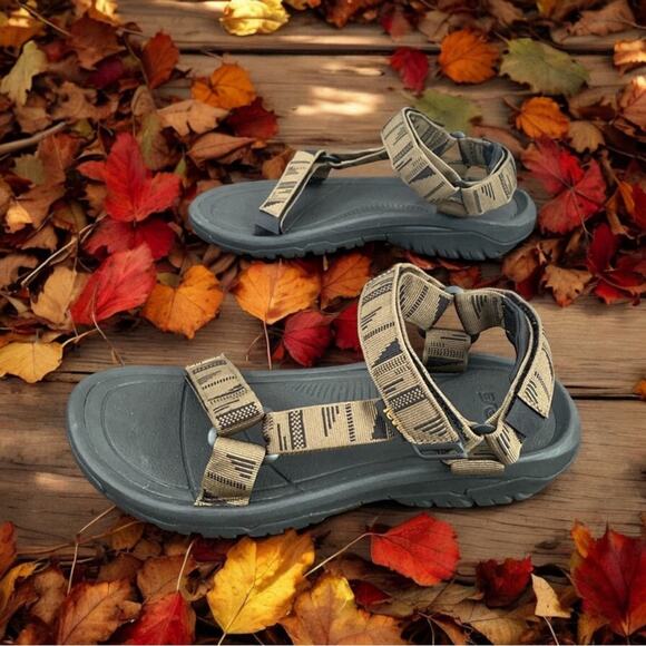 Sandals_&_Flip_Flops